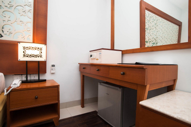Bathroom 8