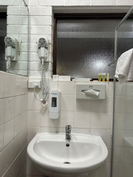 Bedroom 3, Marco Polo Motor Inn Sydney, Ashfield