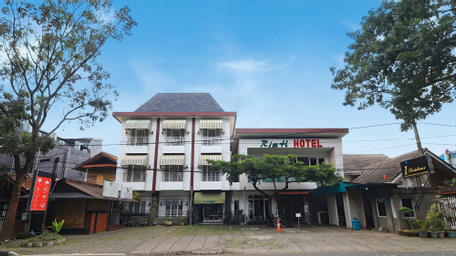Exterior & Views 1, Rizh Hotel Bandung, Bandung