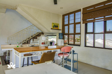 Food & Drinks 4, Family Guest House Kupang Baru, Surabaya