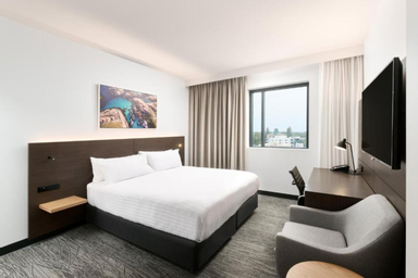Bedroom 4, Holiday Inn WEST PERTH, Perth