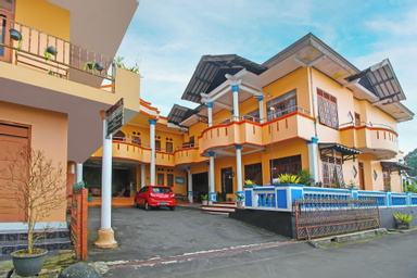 Exterior & Views 2, OYO 92631 Hotel Dan Aula Wahyu Sari B, Karanganyar