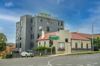 Exterior & Views 1, Holiday Inn & Suites PARRAMATTA MARSDEN STREET, Parramatta  - Inner