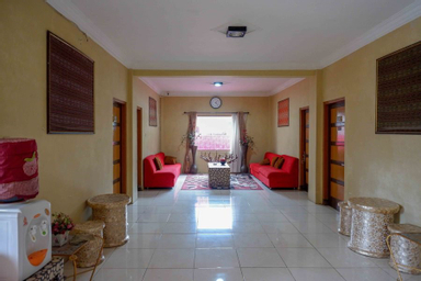 Bedroom 2, Red Chilies Hill Hotel, Karanganyar