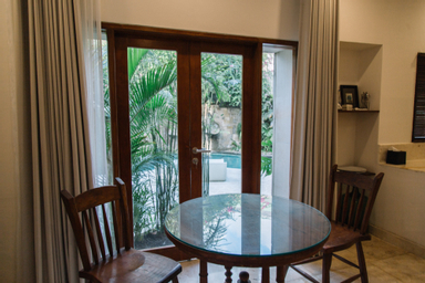 Dining Room 17