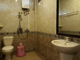 Bathroom 4