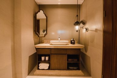 Bathroom 11