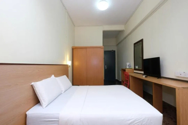 Queen Standard Room