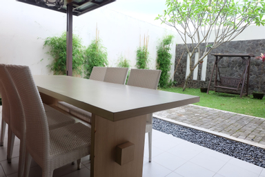 Dining Room 25