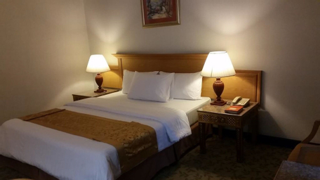 Bedroom 3, Ariston Hotel, Khlong Toey