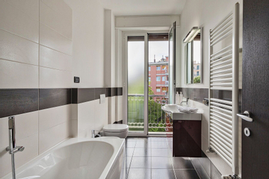 Bedroom 2, Shelley Apartments By Wonderful Italy, Genova