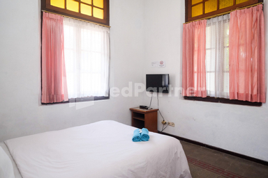Bedroom 4, Hotel Limaran 1 Syariah Malioboro Mitra RedDoorz, Yogyakarta