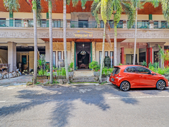 Exterior & Views 2, OYO 93105 Hotel Dikin, Palembang