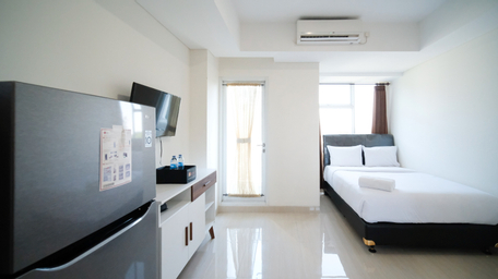 Bedroom 1, Modern and Simple Studio at Grand Sungkono Lagoon Apartment By Travelio, Surabaya
