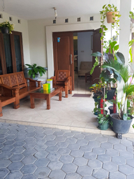 Exterior & Views 4, Sidomoro Guesthouse, Yogyakarta