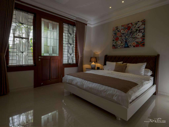 Bedroom 2, Cozy Dutch Style House in Jalan Ijen Malang, Malang