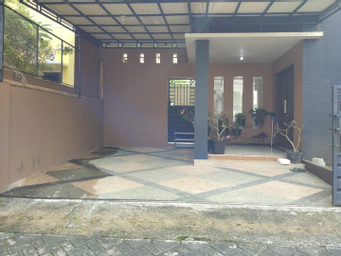 Exterior & Views 1, Villa Griya Samara & Kolam Renang Pribadi, Malang