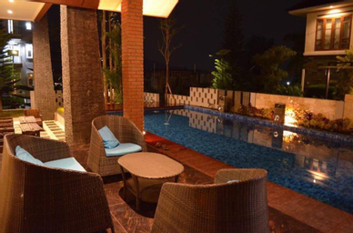Food & Drinks, Villa Agro Kusuma Pinus Kavling R7, Malang
