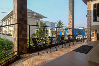 Exterior & Views 2, Urbanview Grand Lotus Hotel by RedDoorz, Banyumas