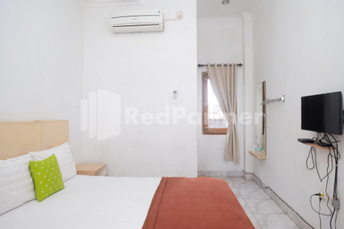 Bedroom 4, Guest House Pinarak 2 Syariah near GOR Satria Purwokerto RedPartner, Banyumas