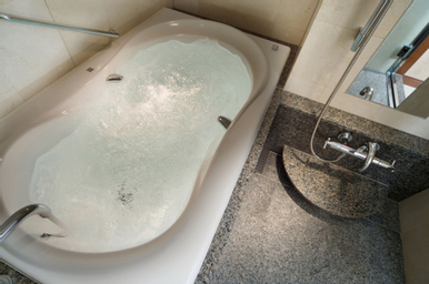 Bathroom 4