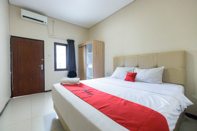 Bedroom 4, RedDoorz @ Osuko Residence Sukomanunggal Jaya, Surabaya