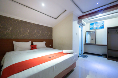 Bedroom 1, RedDoorz @ Kutisari Surabaya, Surabaya