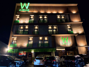 The W Avenue