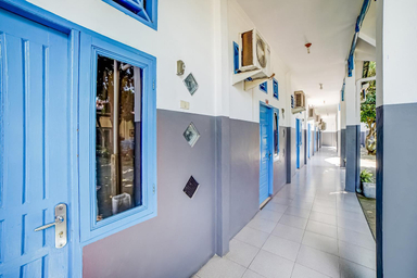 Nopok oyoq va anusni yalash