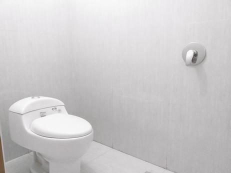 HD porno: Erkak qizni bezovta qilmoqda