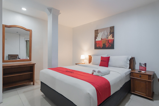 RedDoorz @ Arwiga Hotel near RS Hasan Sadikin Bandung