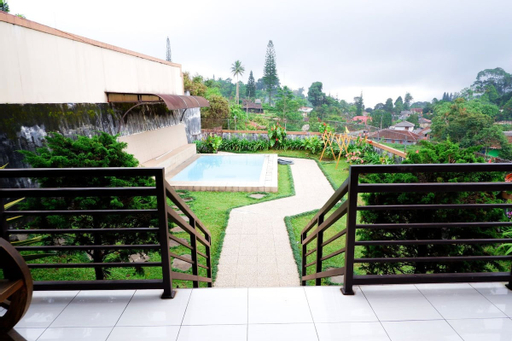 Villa Rone Villa D'Mona Puncak with Private Pool - Harga Promo Villa & Apartemen