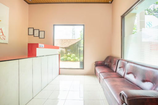 Qiz dugonasi bilan onanizm qiladi