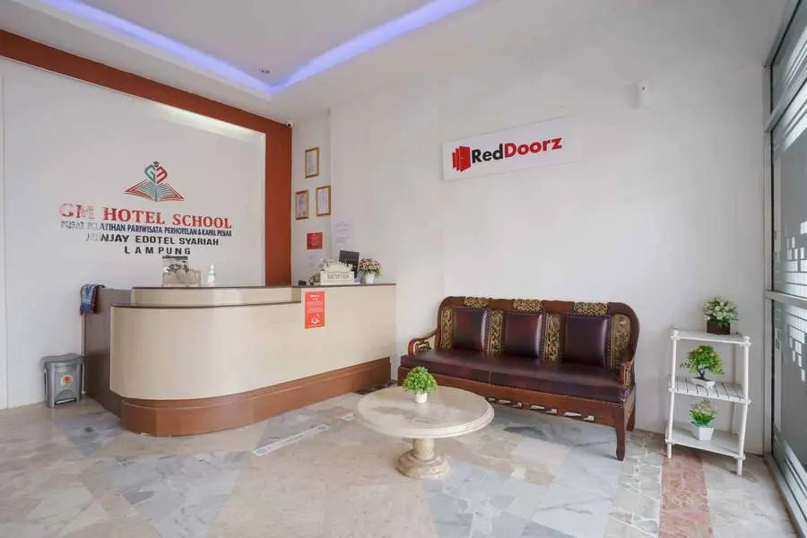 Public Area 2, RedDoorz near Lampung Walk 2, Bandar Lampung