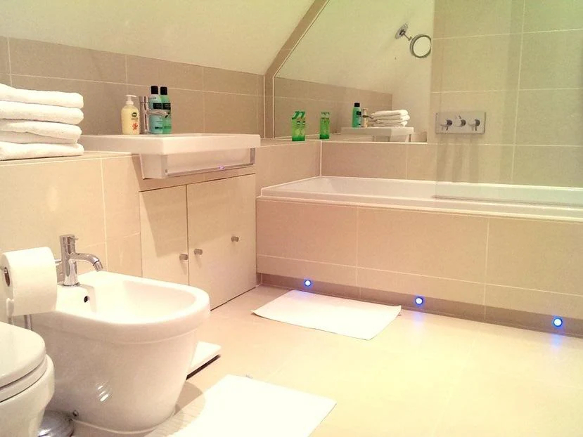 Bathroom, Ambassador Heathrow Hotel, London