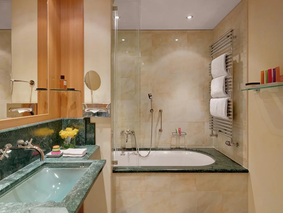 Bathroom, Koenigshof Swiss Quality Hotel, Köln