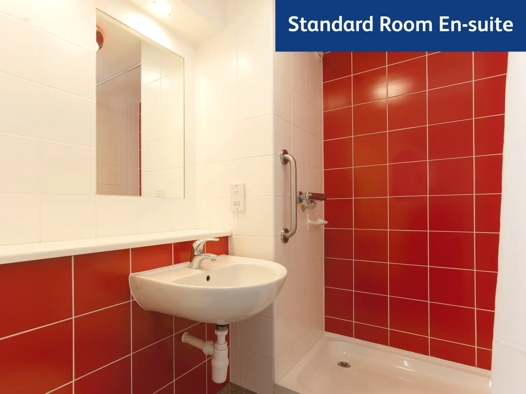 Bathroom 3, Travelodge Widnes, Halton