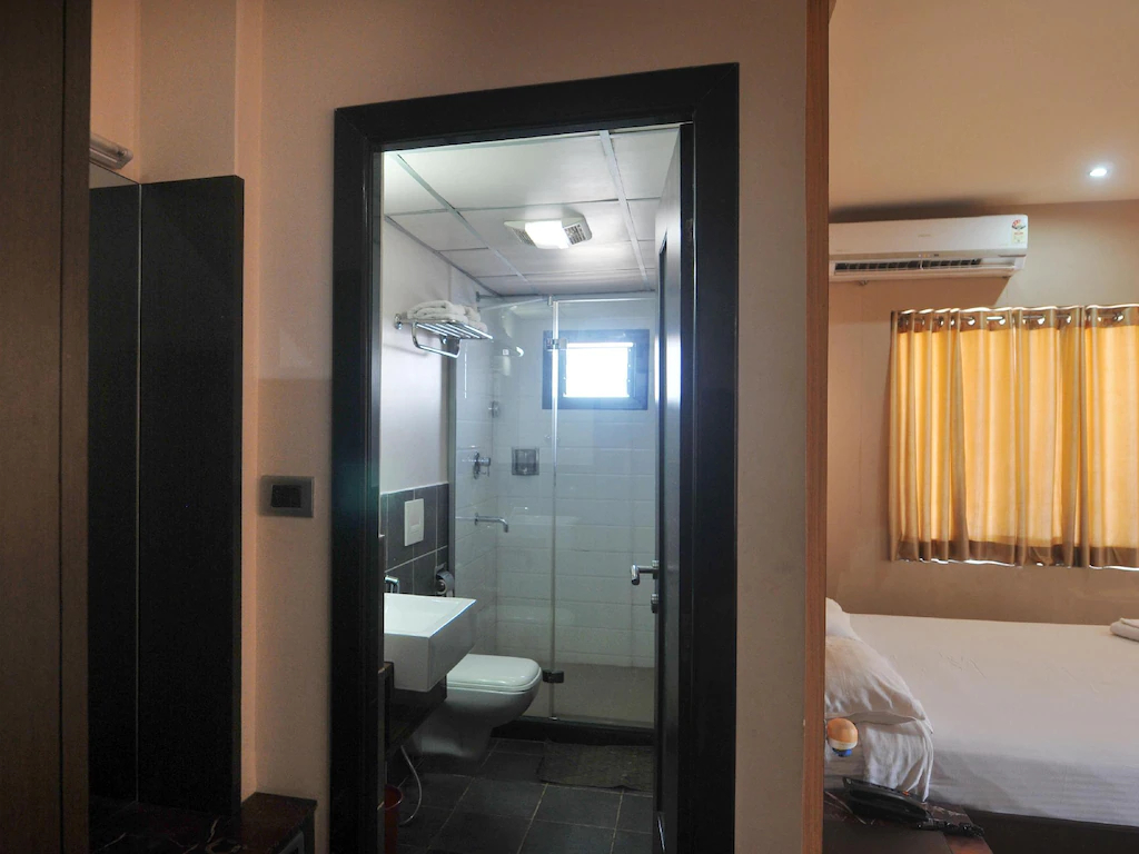 Bedroom 2, Gold Coast Beach Resort, Puri