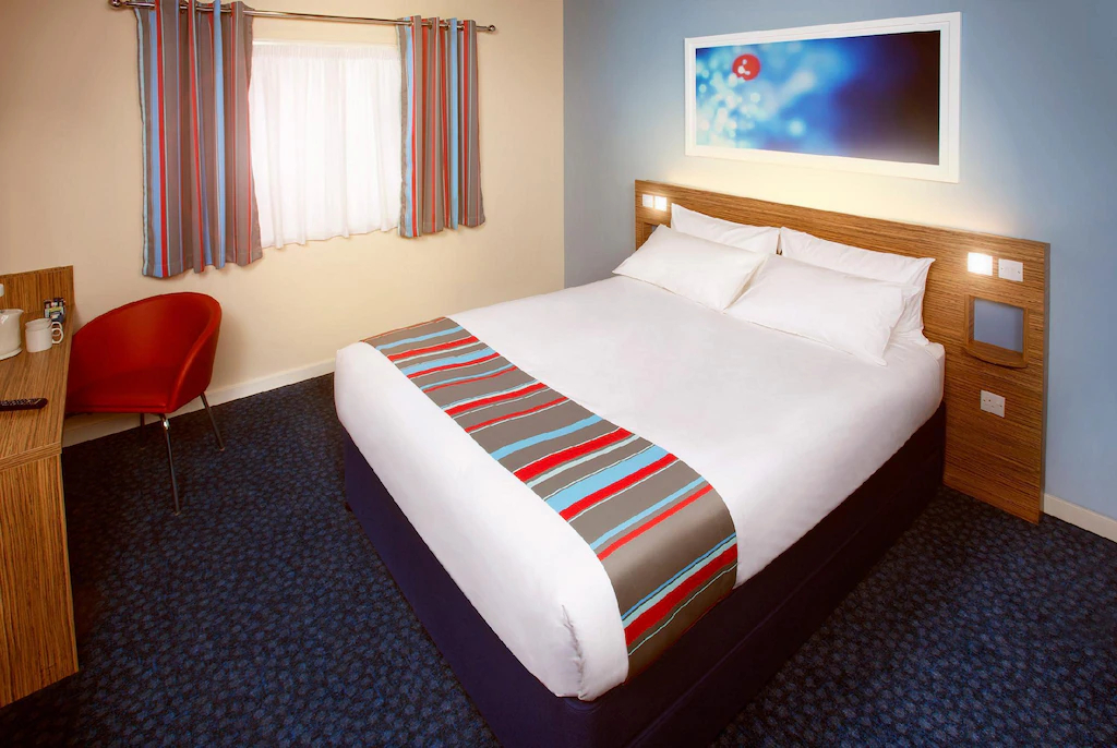 Bedroom 5, Travelodge Bangor, Gwynedd