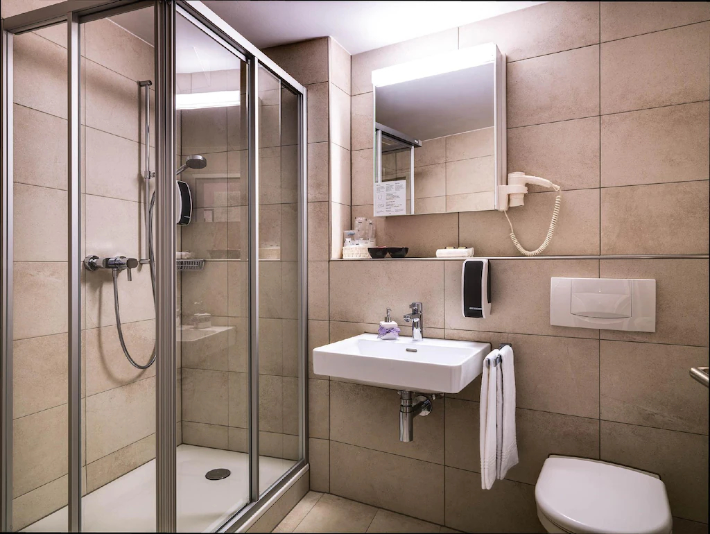 Bathroom 4, Aparthotel Adler, Luzern