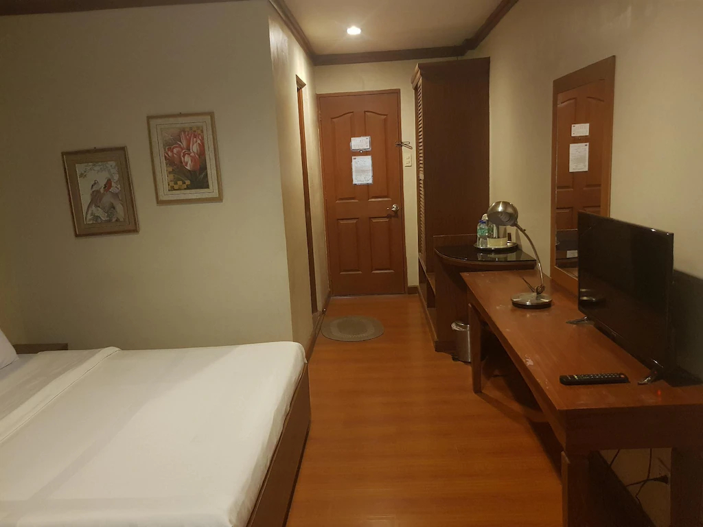 Bedroom 2, Chocolate and Berries Hotel, Baliuag