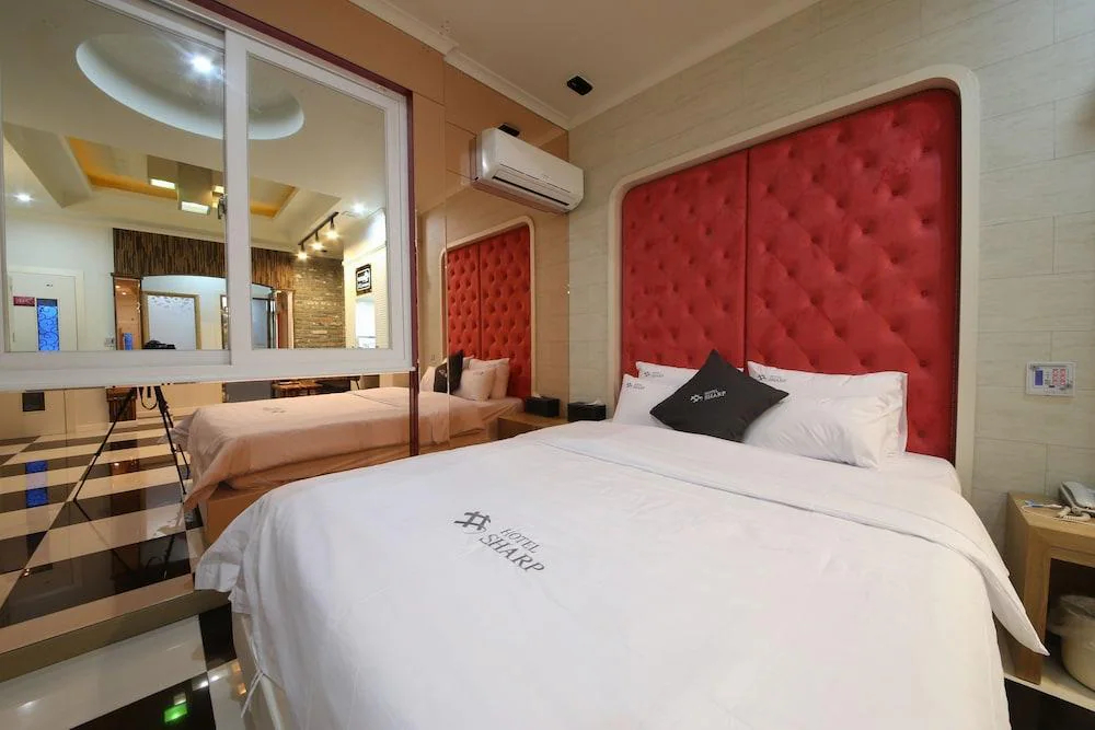 Bedroom 2, R&B Business Hotel, Yeosu