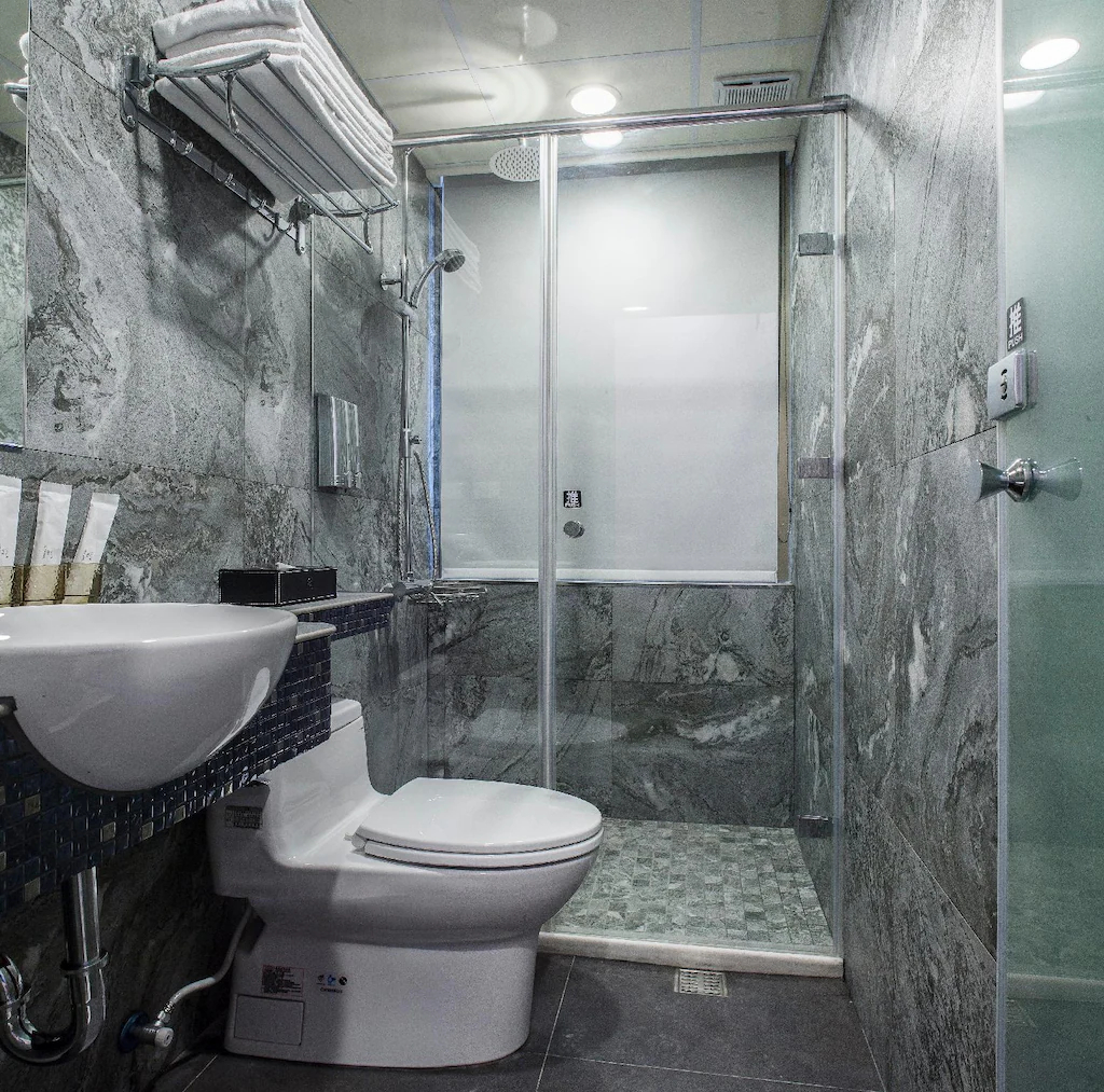 Bathroom, Chongqing N. APT, Taipei City