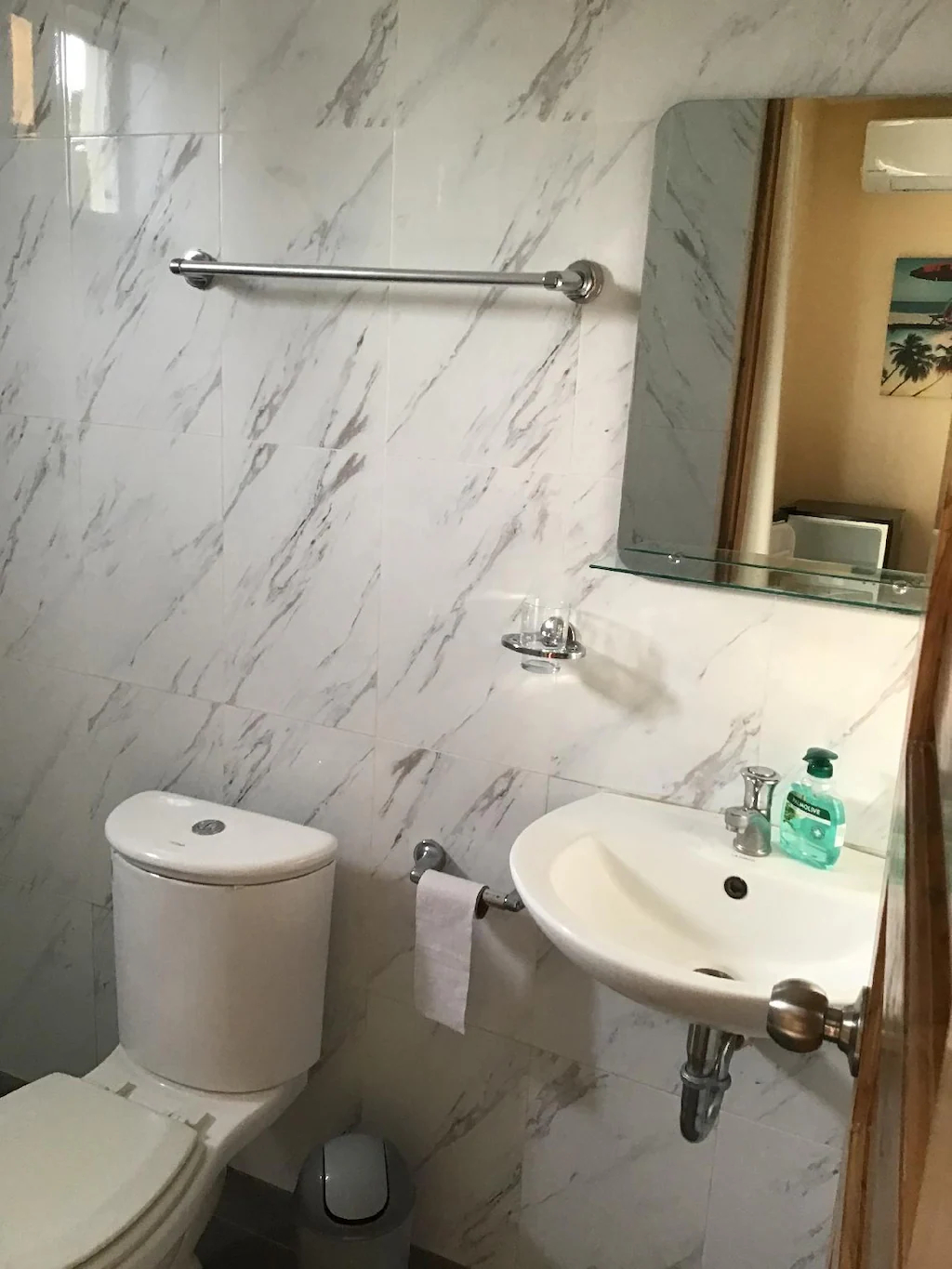 Bathroom 3, Sondol Guesthouse, Loon