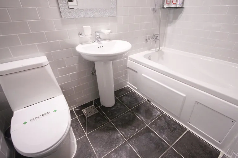 Bathroom 4, Gyeongsan Today, Dong