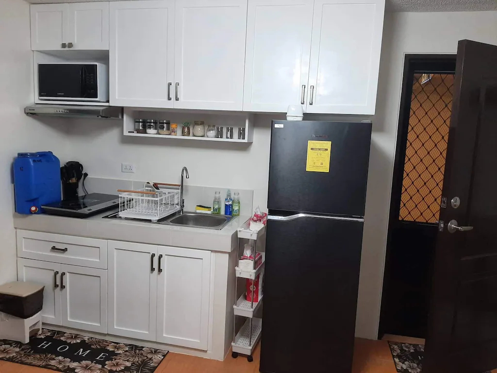 Others 3, Maui Oasis 2-BR Condo FREE Secured Parking, Manila City
