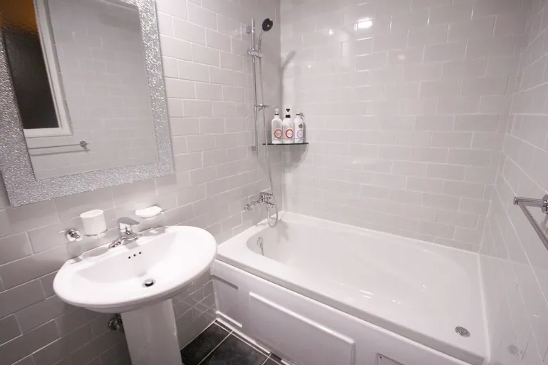 Bathroom 3, Gyeongsan Today, Dong