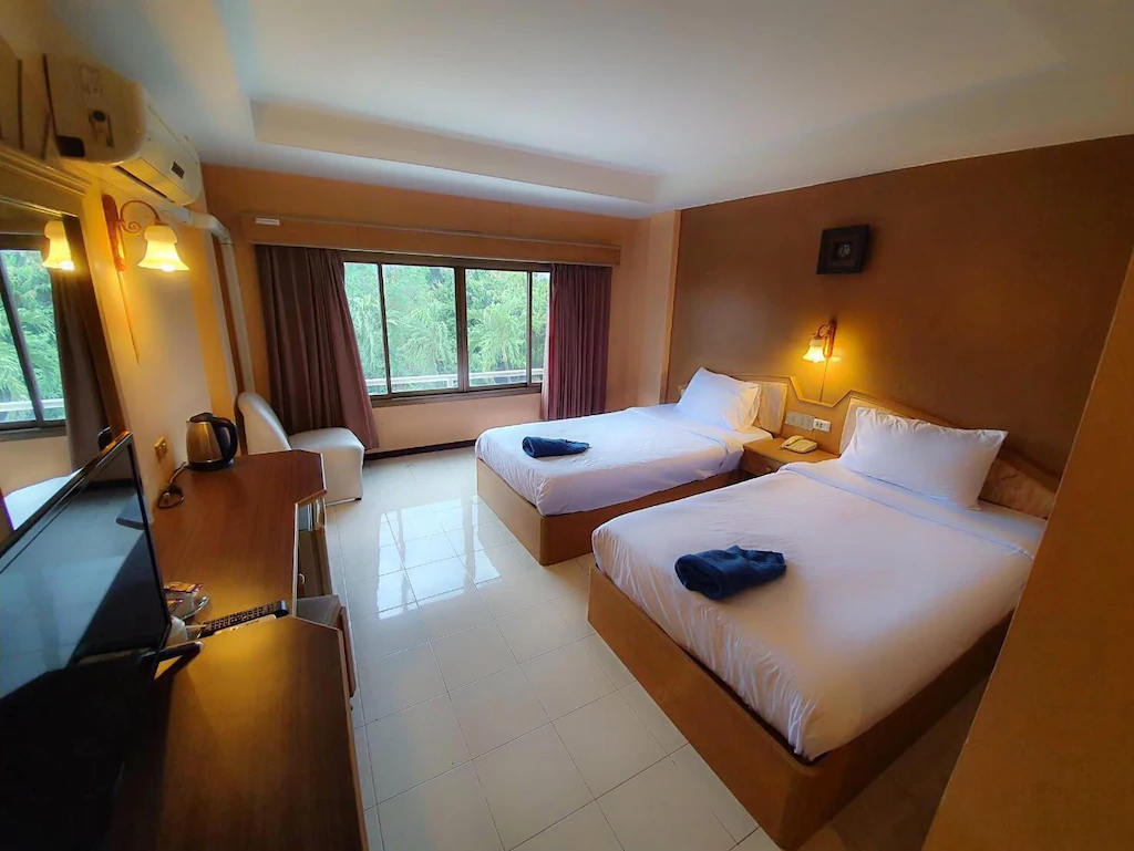 Bedroom 2, Highway Hotel Khon Kaen, Ban Phai