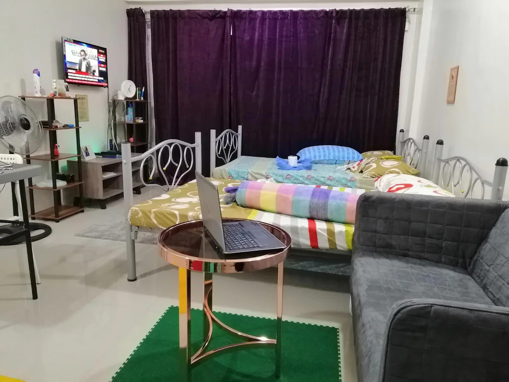 Safe-Transient at Paranaque with WIFI +Netflix .v3, Parañaque