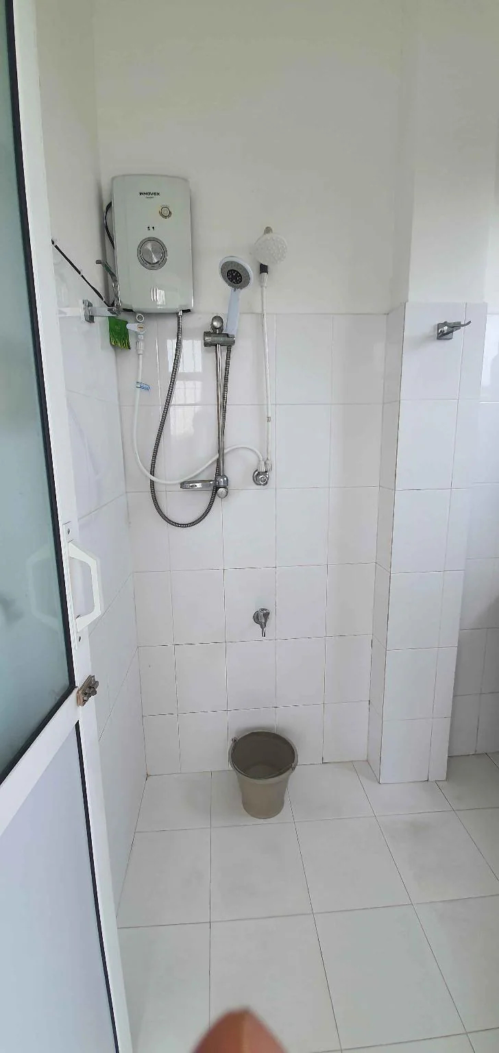Bathroom, Diyawanna Residence, Sri Jayawardanapura Kotte
